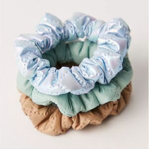 Nwt Free People Scrunchie Set - Blue, Green, Tan
